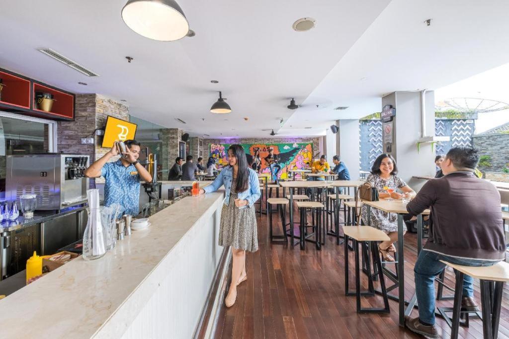 Royal Bay Hotel マカッサル エクステリア 写真