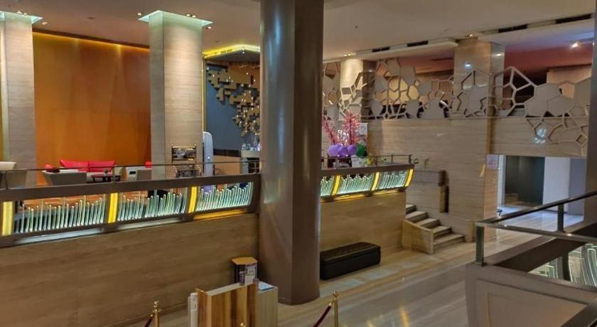 Royal Bay Hotel マカッサル エクステリア 写真